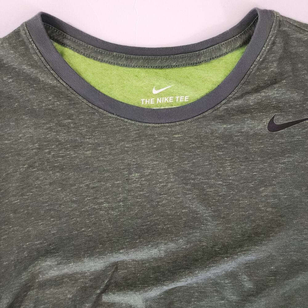 The Nike Tee Dri-Fit Green Athletic Tee‎ Mens Size L